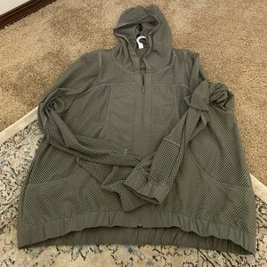 Lululemon Relaxed Fit Mesh Jacket 12 Grey Sage
